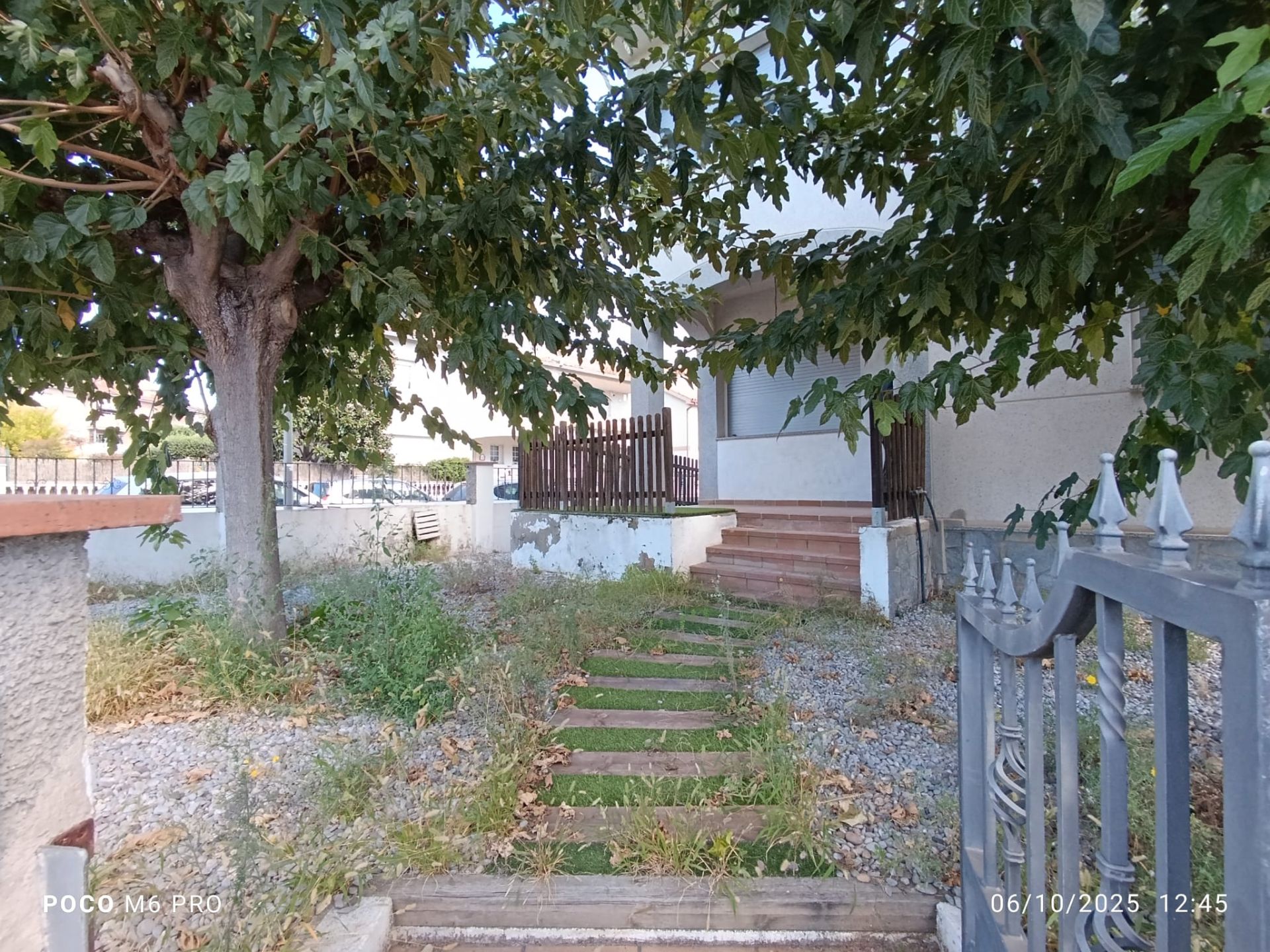 Vista exterior de Oficina de lloguer en Palau-solità i Plegamans