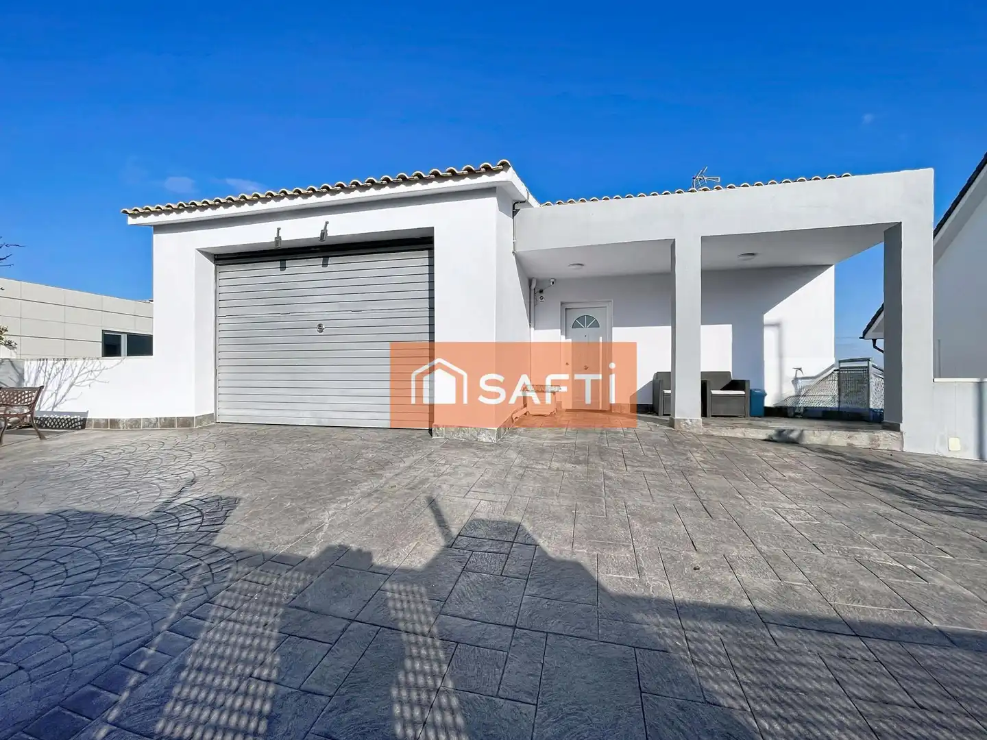 Exterior view of Houses for sale in Pacs del Penedès  with Air Conditioner, Heating and Terrace