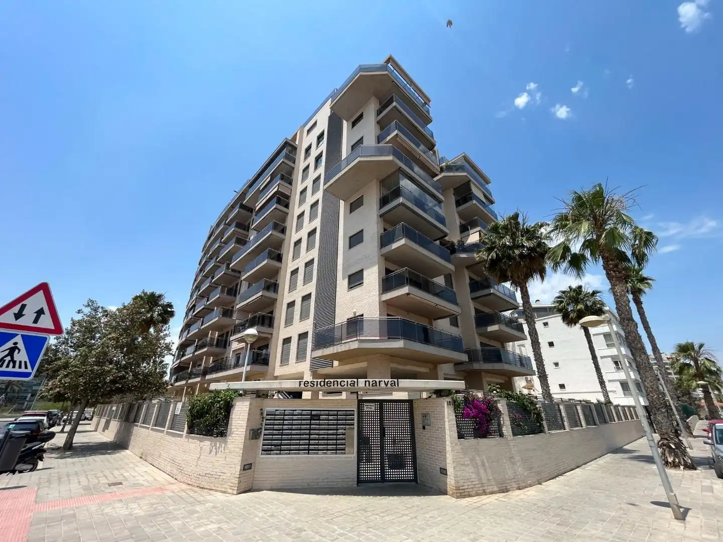 Vista exterior de Apartamento en venta en Alicante / Alacant con Aire acondicionado, Calefacción y Jardín privado