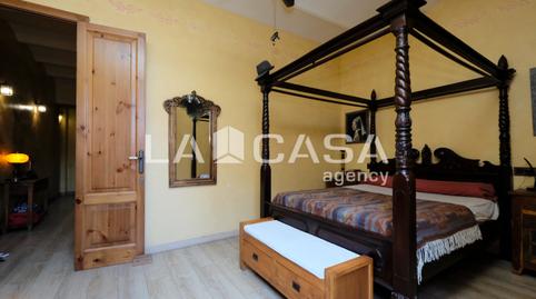 Foto 2 de Casa adosada en venda a Plaça D'eivissa, Horta, Barcelona