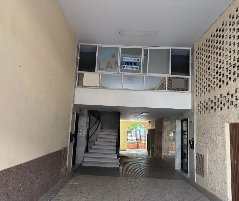 Gewerbefläche zum Verkauf in Calle Pablo Luengo 44