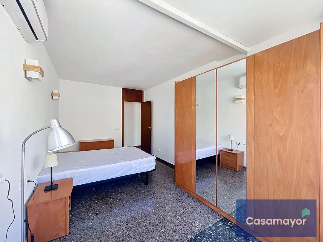 Habitación de Ático de alquiler en Alicante / Alacant con Aire acondicionado, Terraza y Balcón