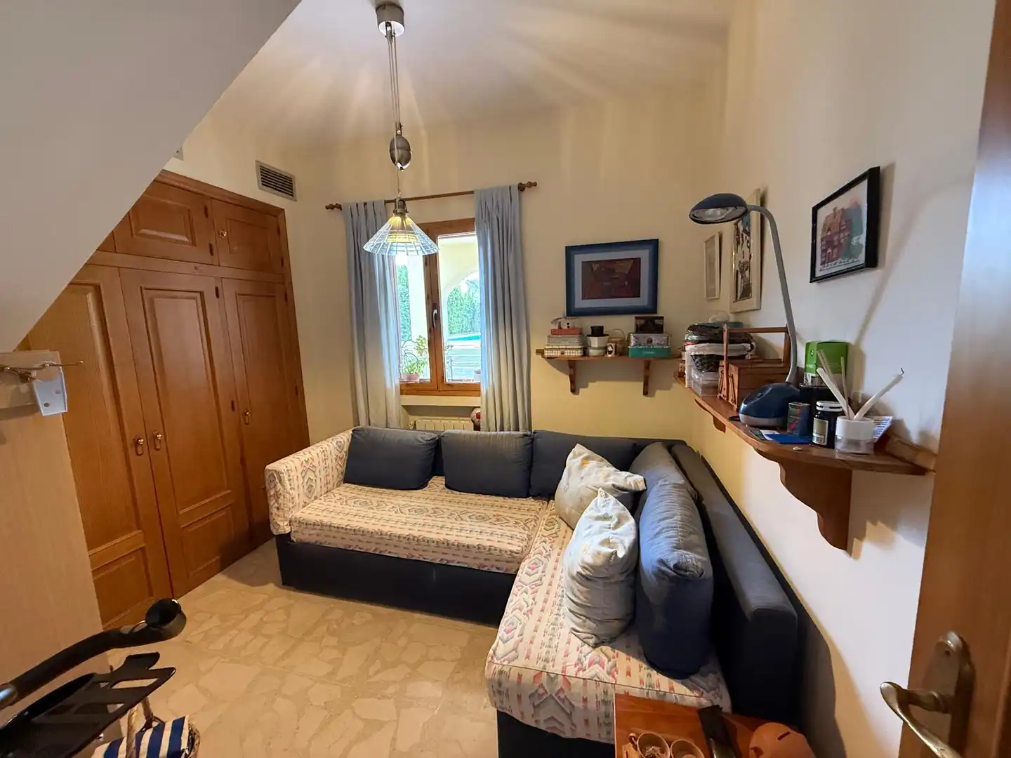 Sala de estar de Casa o chalet en venta en Alcalá de Guadaira con Aire acondicionado, Calefacción y Jardín privado