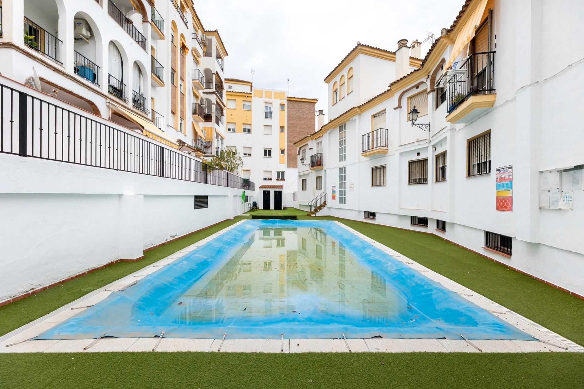 Swimming pool of Flat for sale in Cenes de la Vega  with Air Conditioner, Heating and Alarm