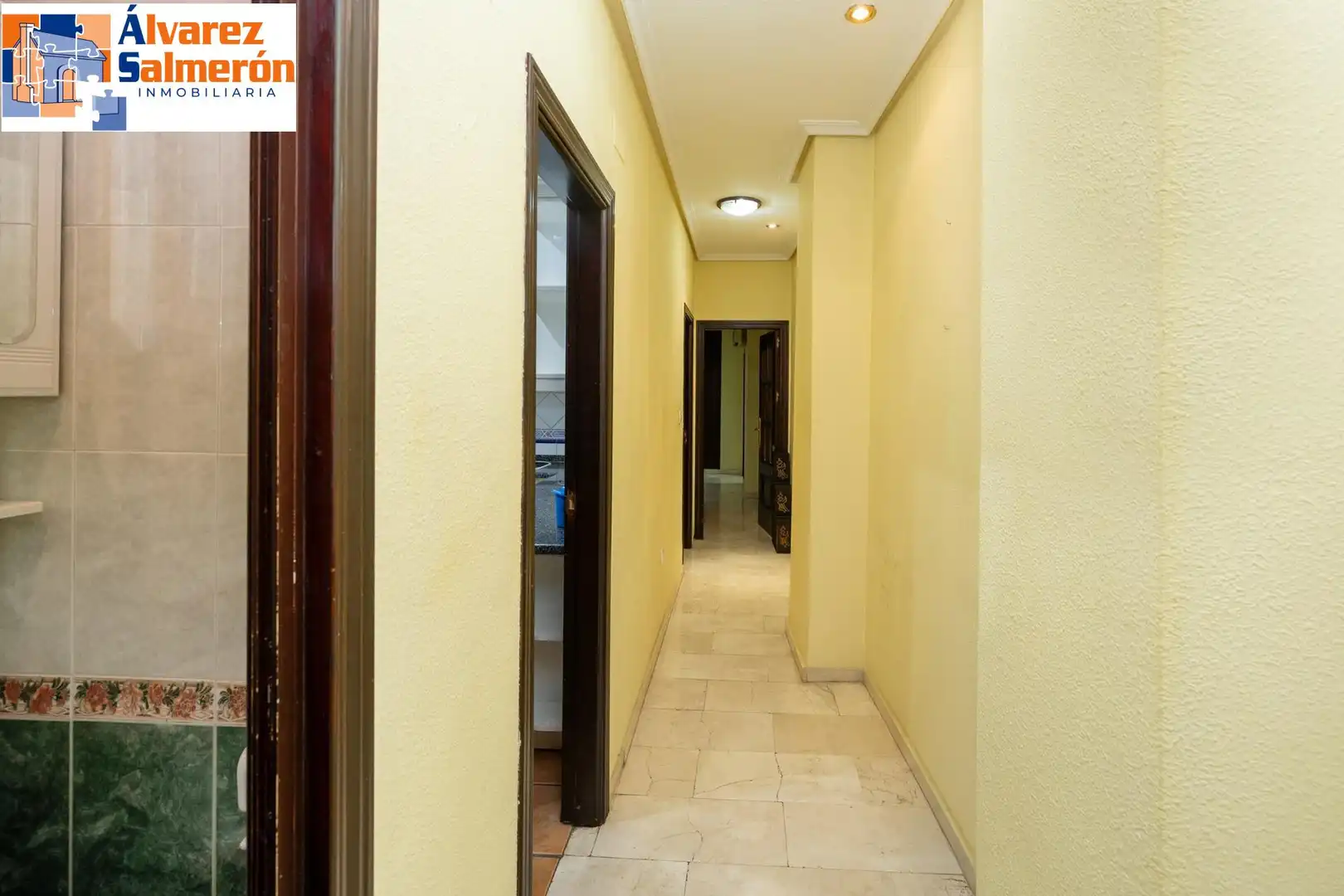 Flat for sale in Granada