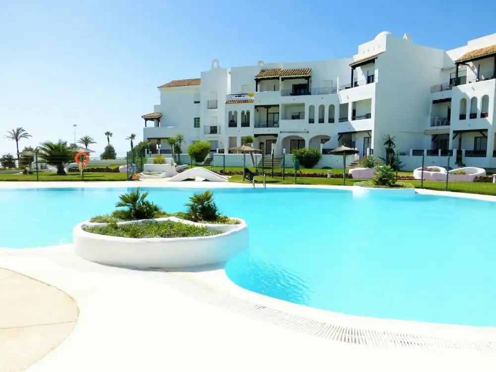 Chalet con terraza en venta en Carretera de la Barrosa, imagen 3