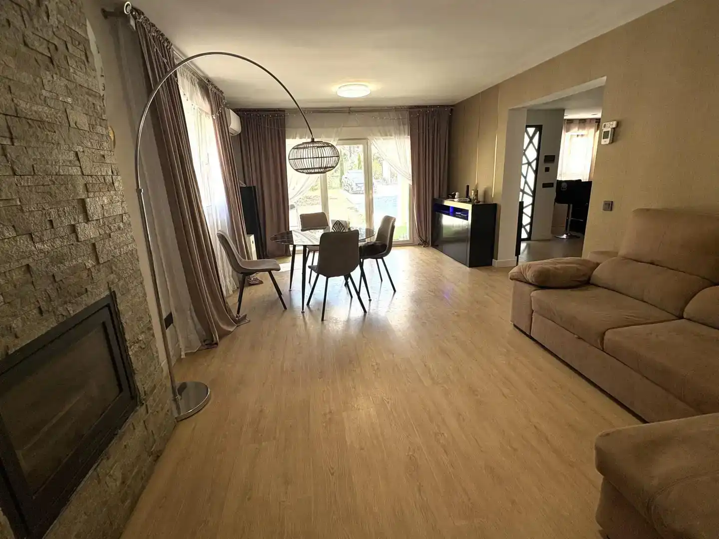 Sala d'estar de Casa o xalet en venda en Marugán amb Aire condicionat i Balcó