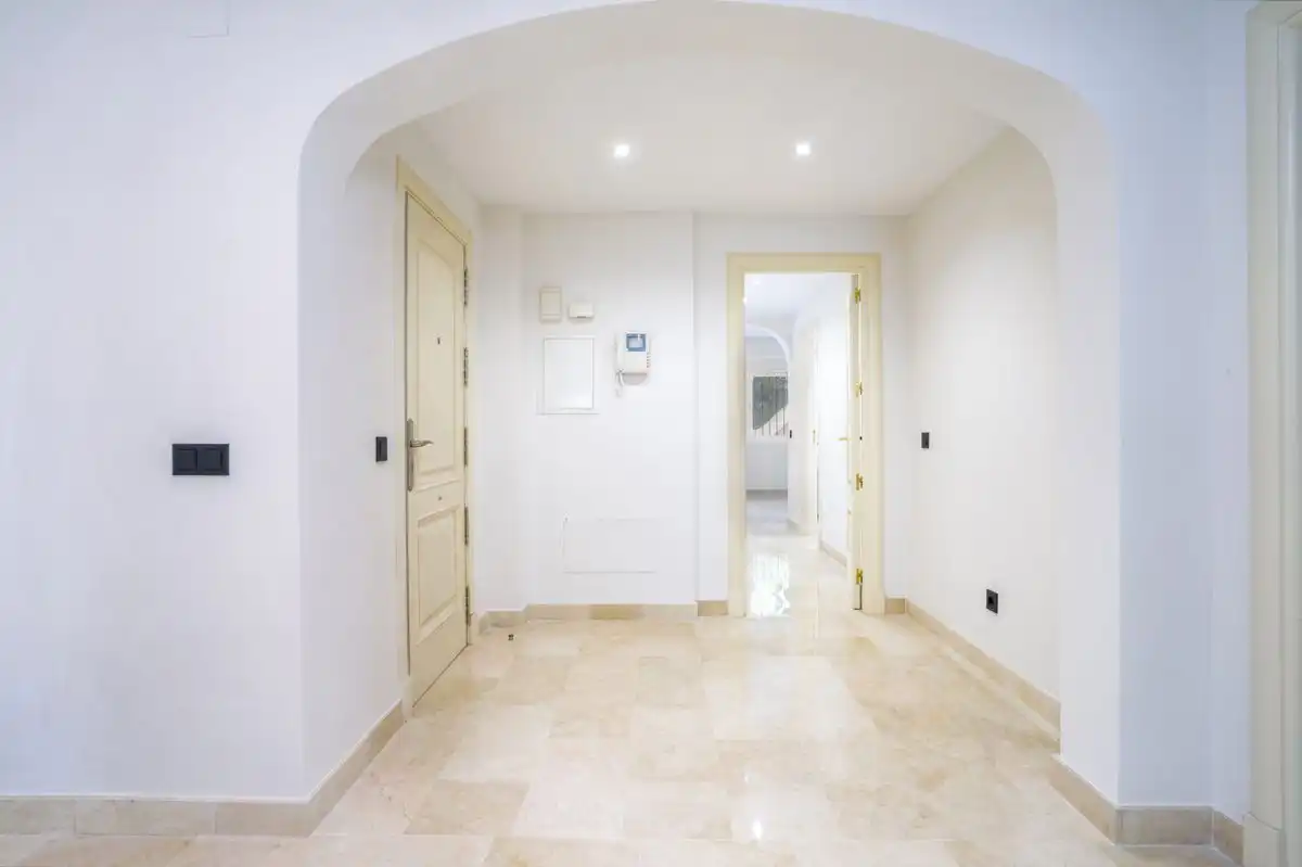 Planta baixa en venda en Marbella amb Aire condicionat, Calefacció i Jardí privat