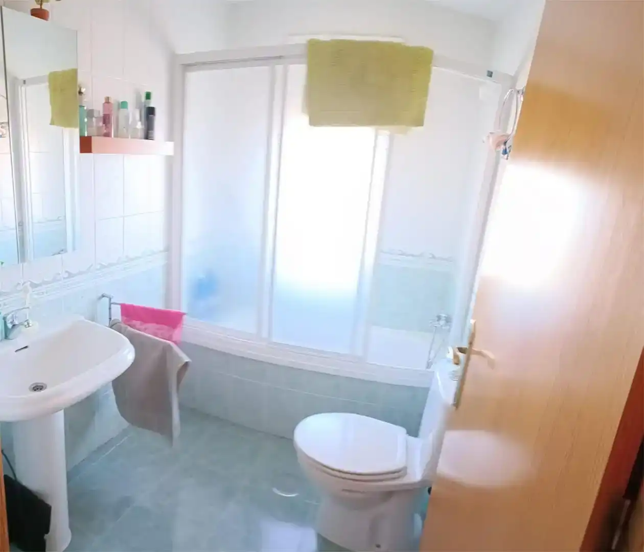 Baño de Piso en venta en Baza con Aire acondicionado, Parquet y Trastero