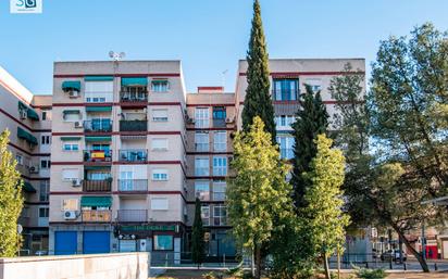 Vista exterior de Pis en venda en  Granada Capital amb Calefacció i Terrassa