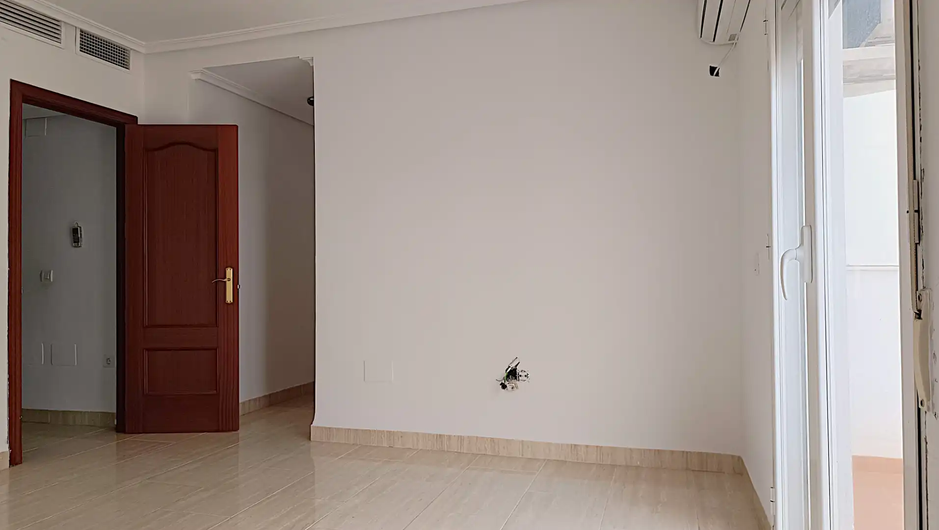Sala de estar de Casa adosada en venta en Mancha Real con Aire acondicionado, Jardín privado y Terraza