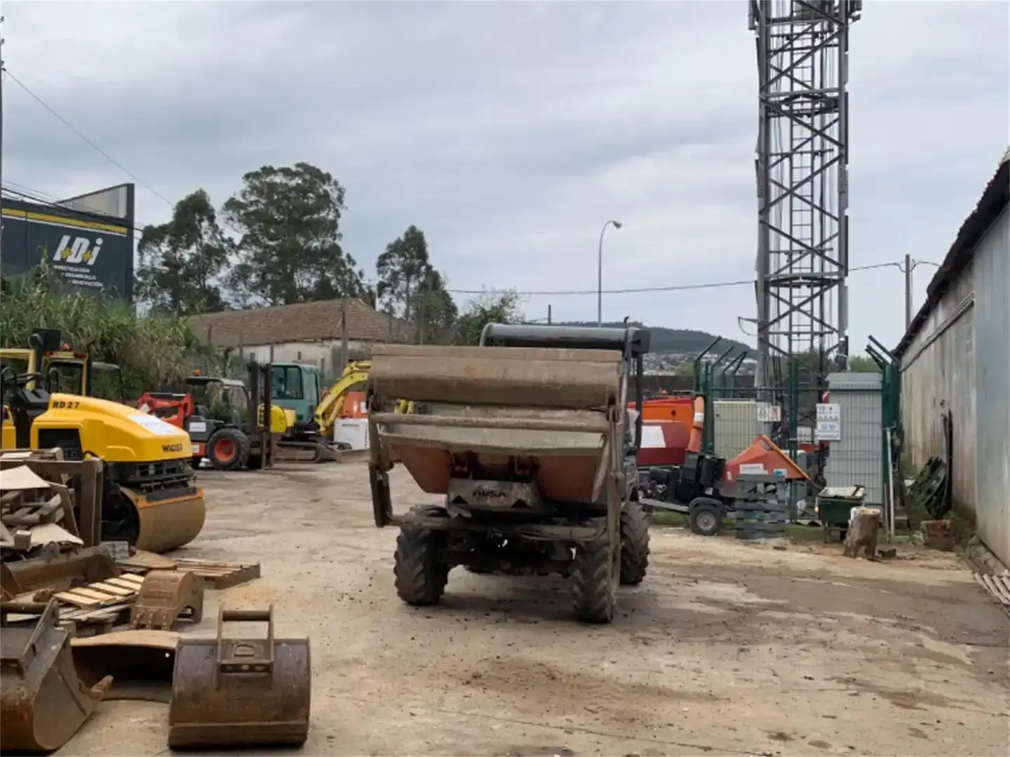 Parkplatz von Fabrikhallen zur Miete in Pontevedra Capital 