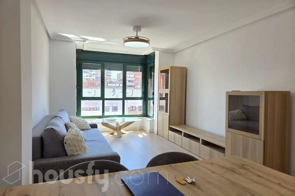 Sala d'estar de Pis de lloguer en Madrid amb Aire condicionat, Calefacció i Moblat
