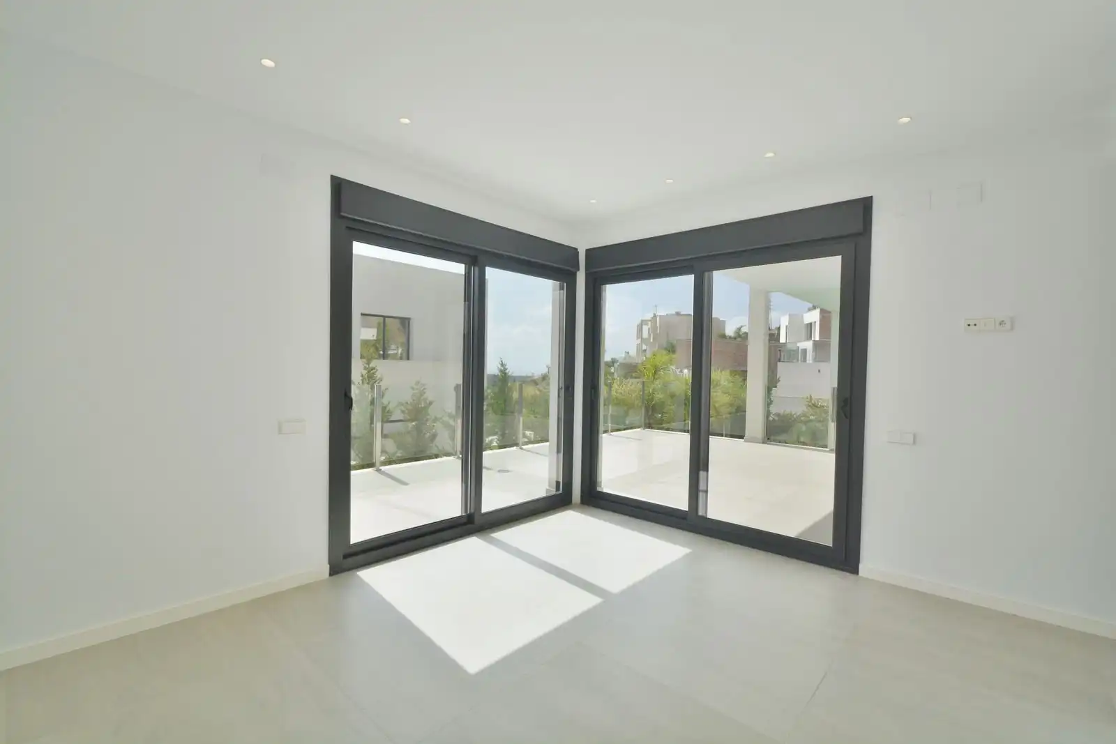 Living room of Houses for sale in Marbella  with Air Conditioner, Private garden and Terrace