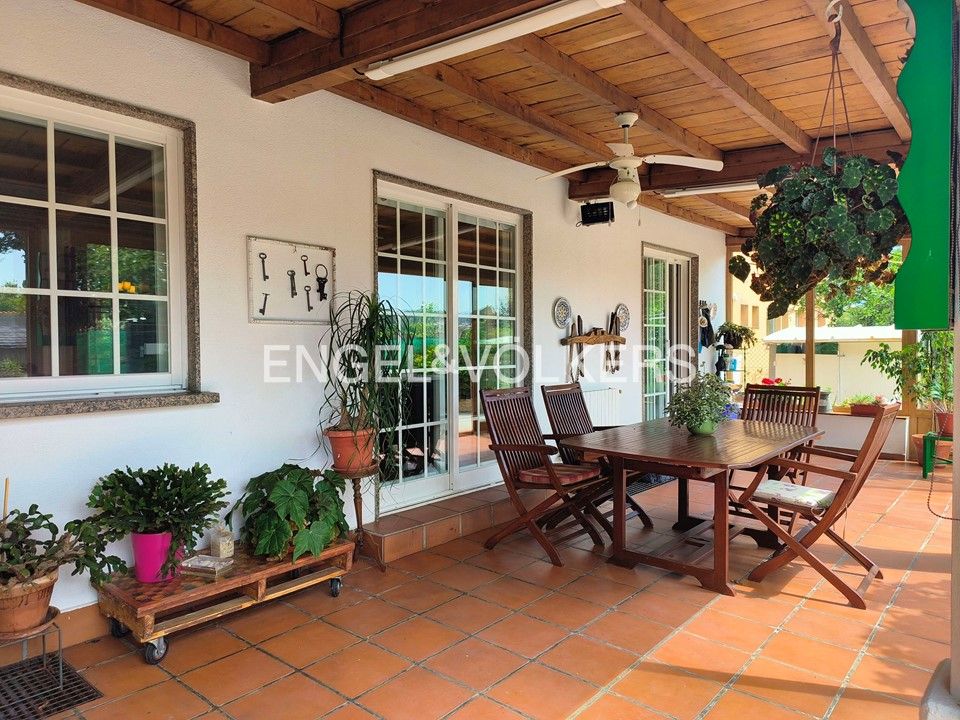 Terrassa de Casa o xalet en venda en Pontevedra Capital  amb Calefacció, Parquet i Terrassa