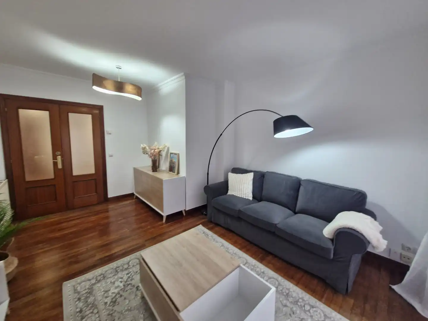 Sala de estar de Piso de alquiler en Bilbao  con Calefacción, Parquet y Amueblado