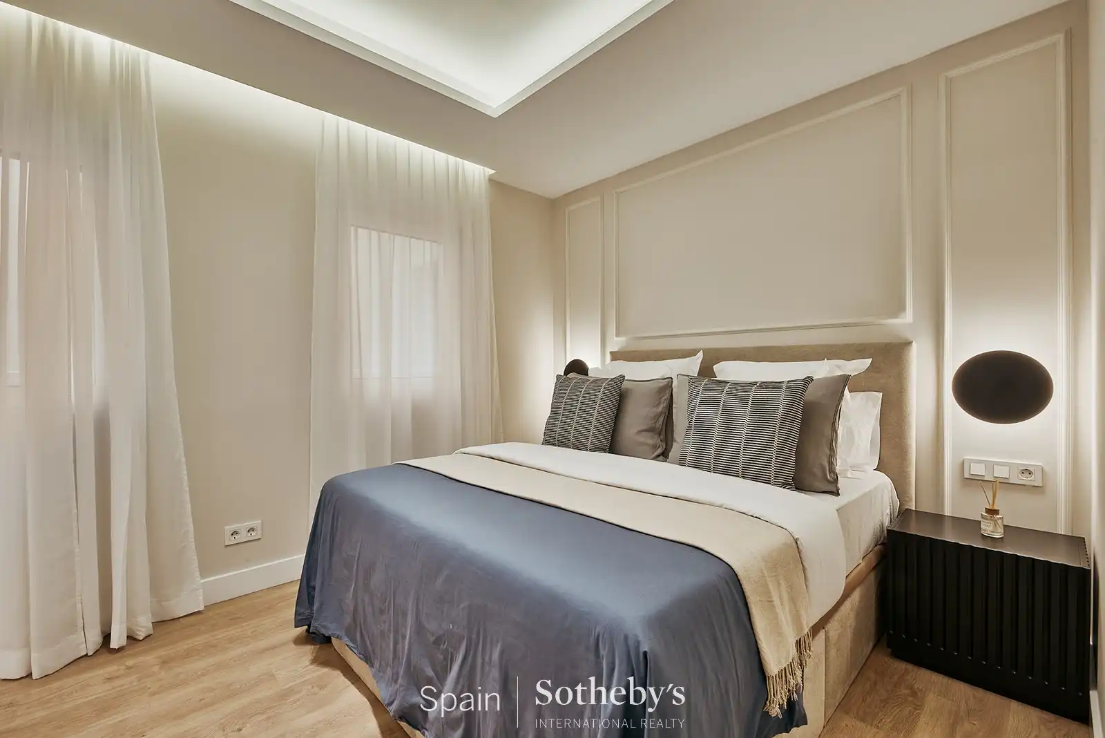 Dormitori de Apartament en venda en Madrid amb Aire condicionat, Calefacció i Terrassa