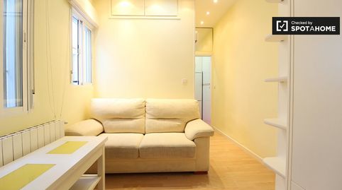 Foto 5 de Habitación en Castillejos - Cuzco, Madrid Capital