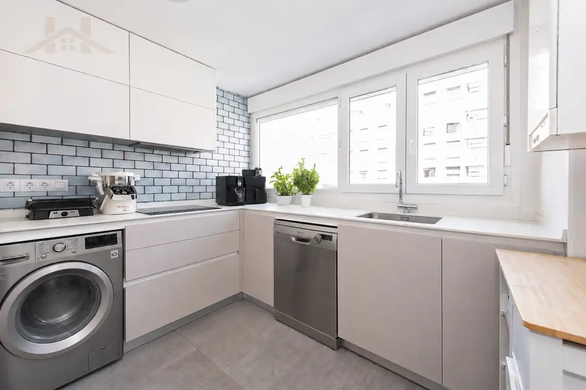 Kitchen of Duplexes for sale in San Sebastián de los Reyes  with Air Conditioner, Heating and Terrace