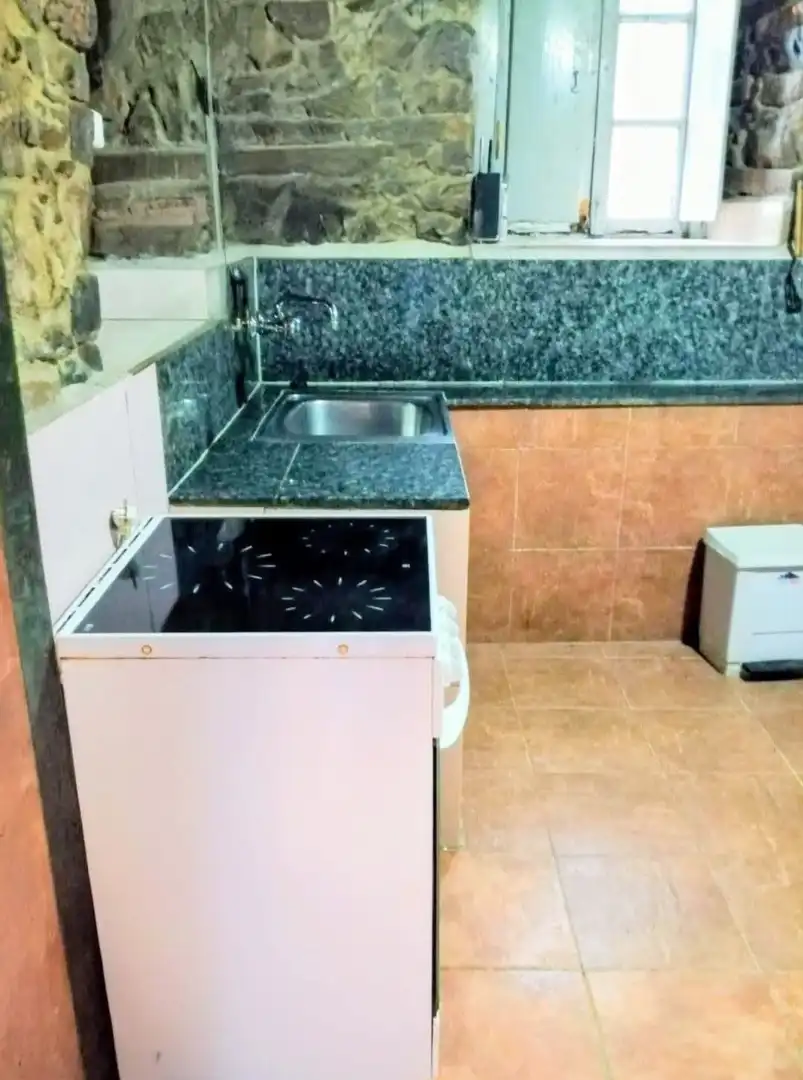 Cuina de Casa o xalet en venda en Vega de Liébana amb Jardí privat, Moblat i Balcó
