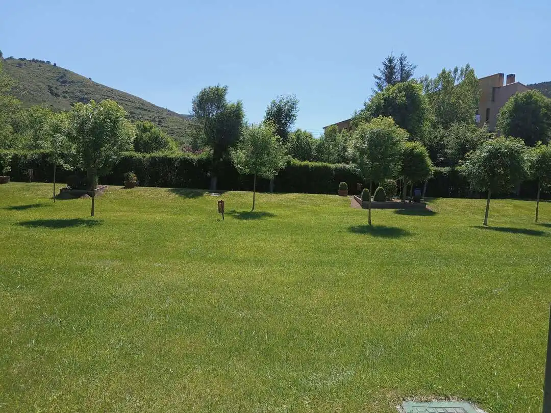 Wohnung zum Verkauf in Ezcaray mit Heizung, Privatgarten und Terrasse
