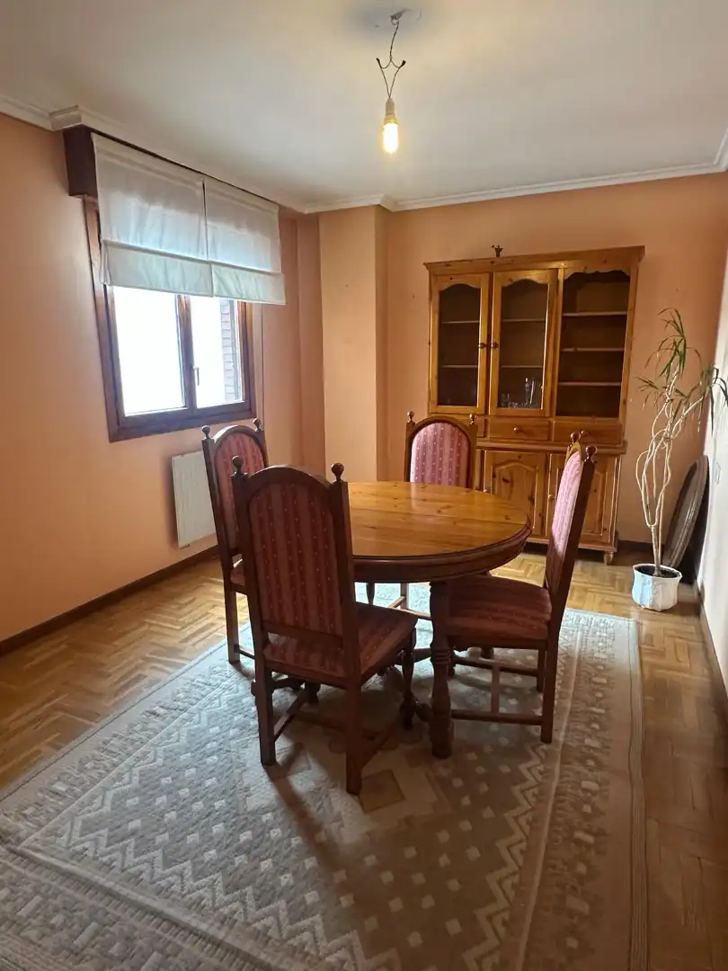 Dining room of Flat for rent in Avilés  with Heating, Parquet flooring and Storage room