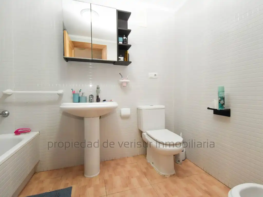 Badezimmer von Wohnungen zur Miete in Águilas mit Balkon
