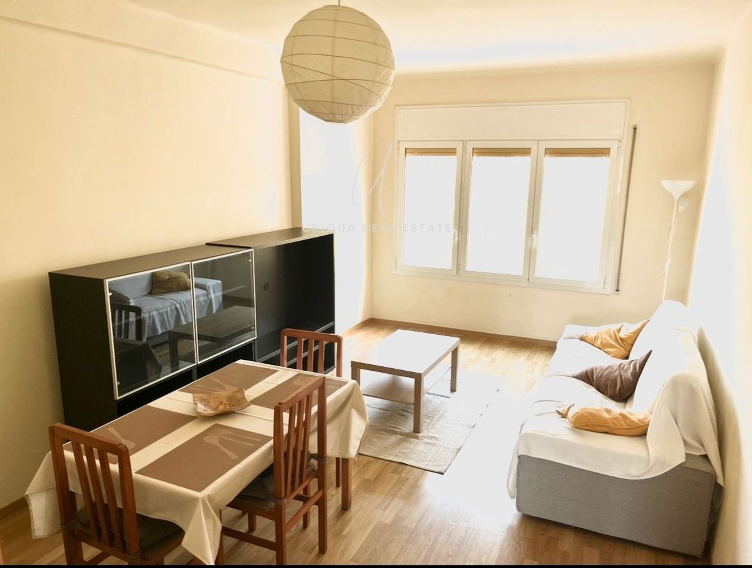 Living room of Flat to rent in  Barcelona Capital  with Air Conditioner, Heating and Parquet flooring