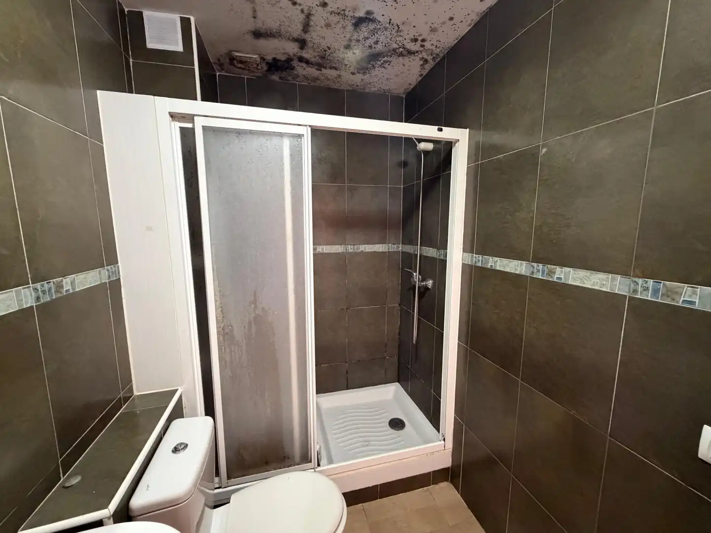 Baño de Piso en venta en Cervera con Calefacción, Amueblado y Horno