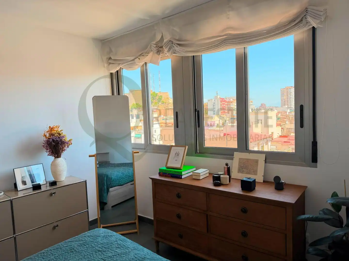 Schlafzimmer von Dachboden zum Verkauf in Alicante / Alacant mit Klimaanlage, Heizung und Terrasse