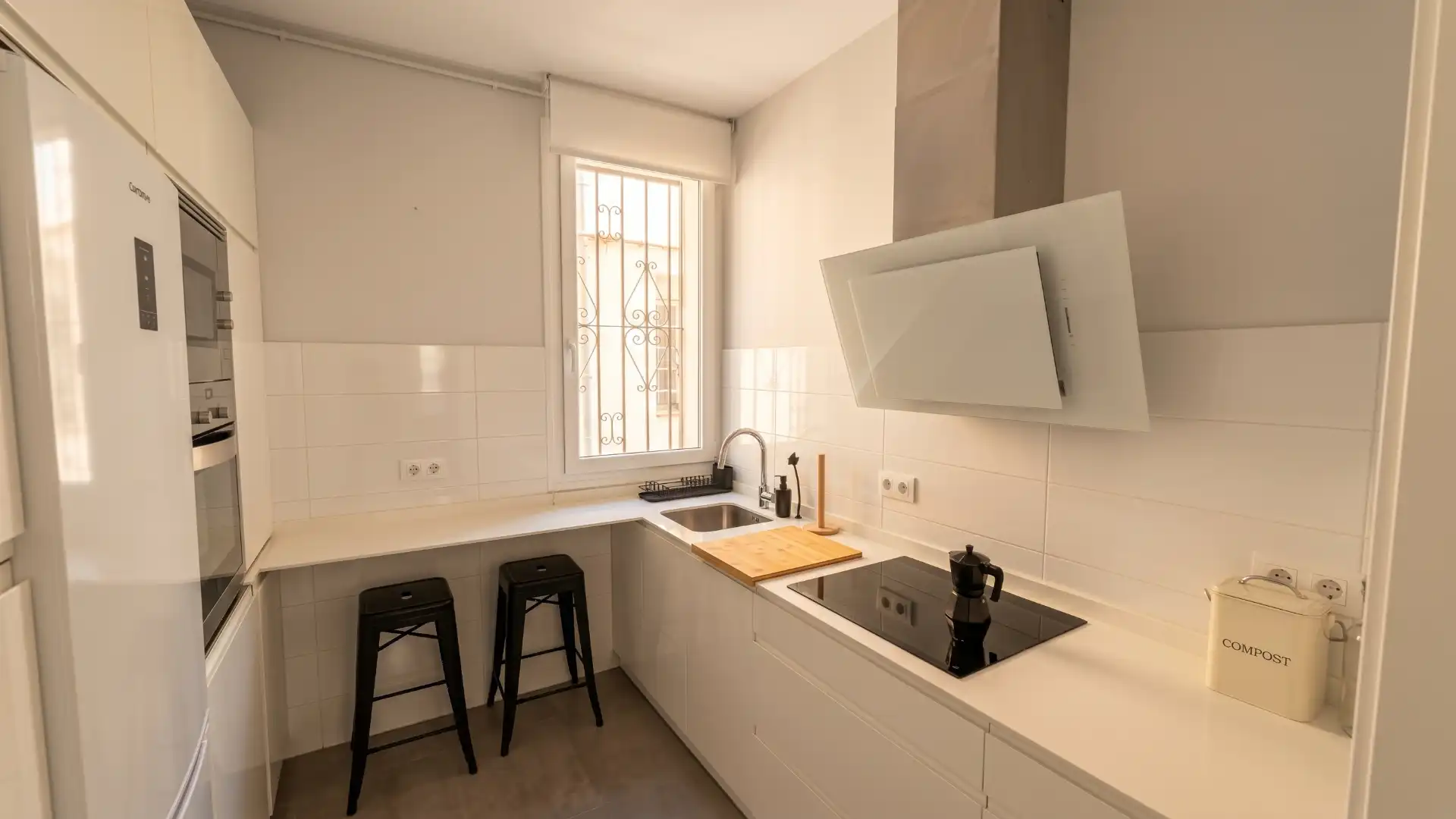 Kitchen of Apartments for rent in Barrio de Salamanca