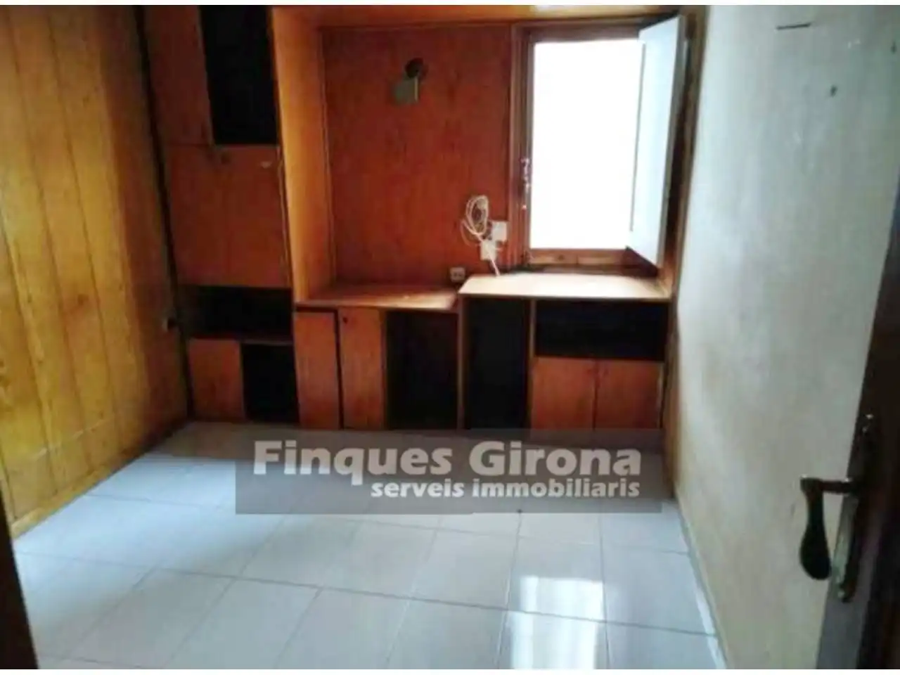 Piso en venta en Paseo Olot, Santa Eugènia