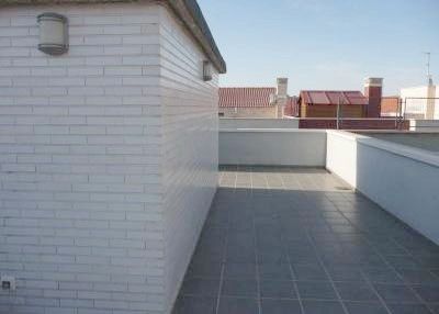 Terraza de Piso de alquiler en  Zaragoza Capital con Calefacción, Parquet y Horno