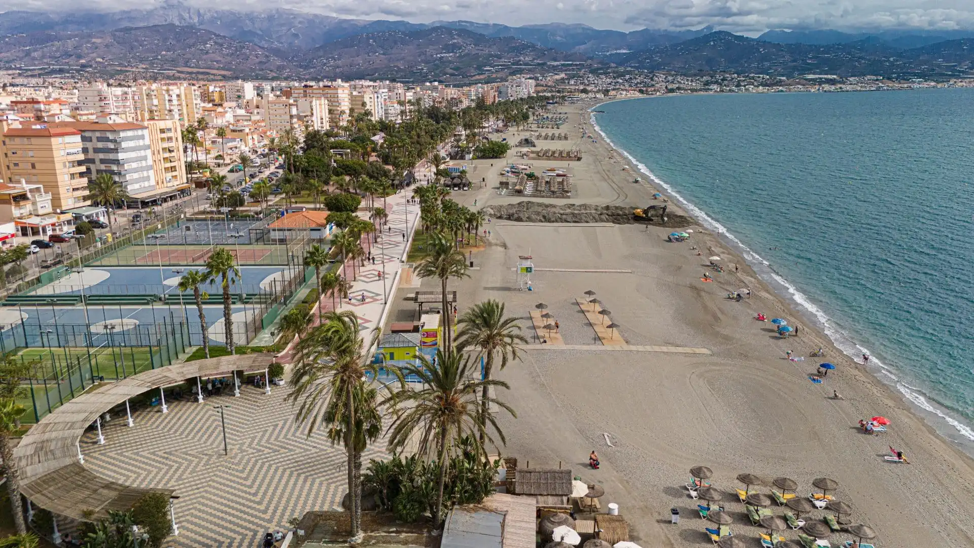 Vista exterior de Residencial en venda en Vélez-Málaga