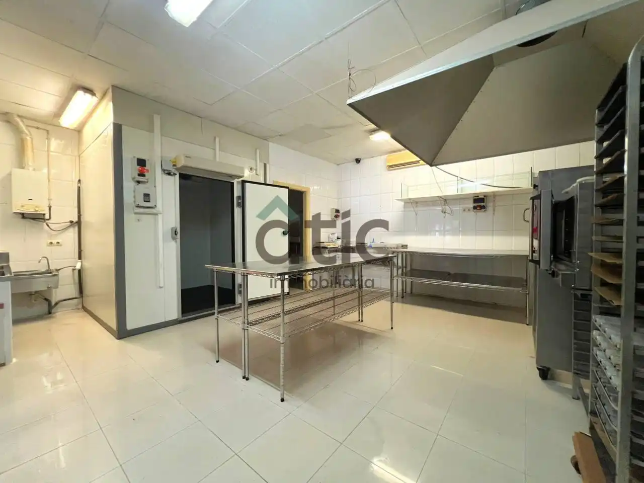 Business premises for sale in Barcelona, imagen 20