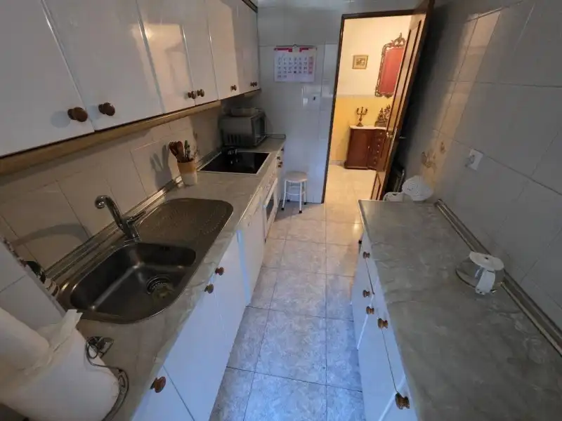 Küche von Wohnung zum Verkauf in Plasencia mit Privatgarten und Balkon