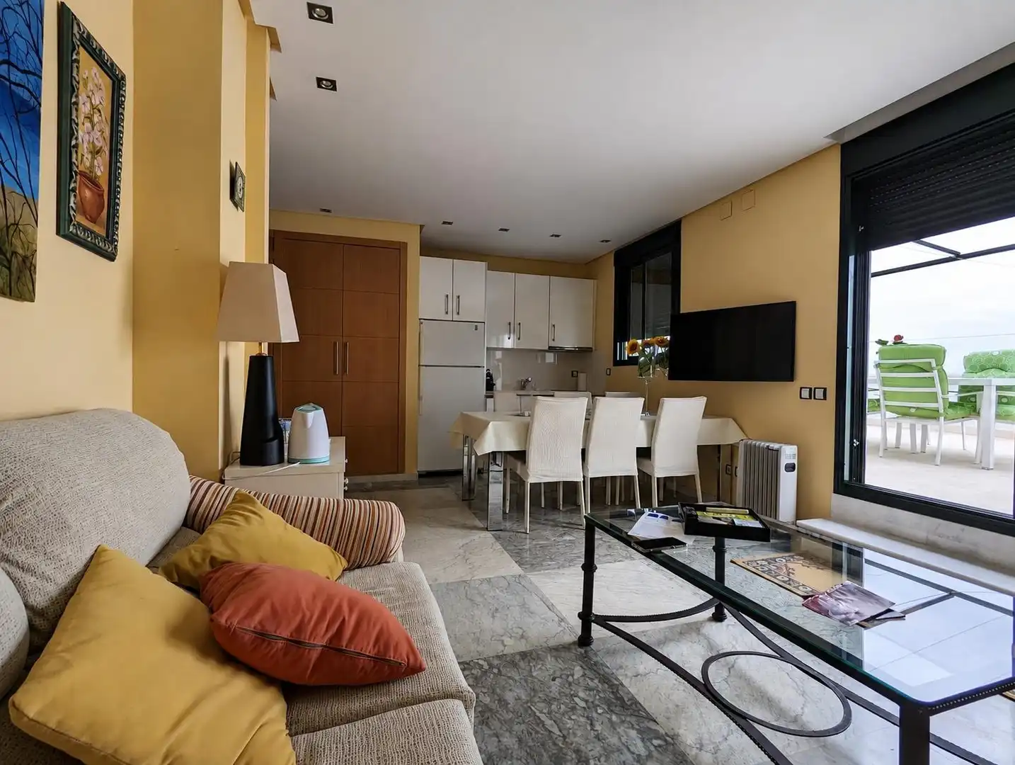 Living room of Apartments for rent in Sevilla  with Air Conditioner, Terrace and Furnished