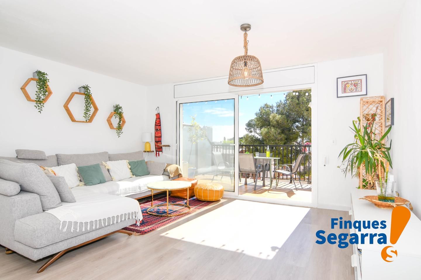 Living room of Flat for sale in El Vendrell  with Air Conditioner and Terrace