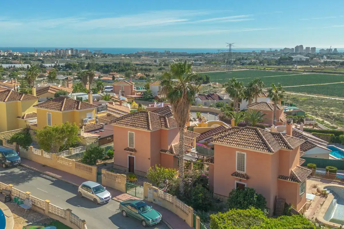Casa o chalet en venta en Carrer de ľEspígol, Bonalba - Cotoveta