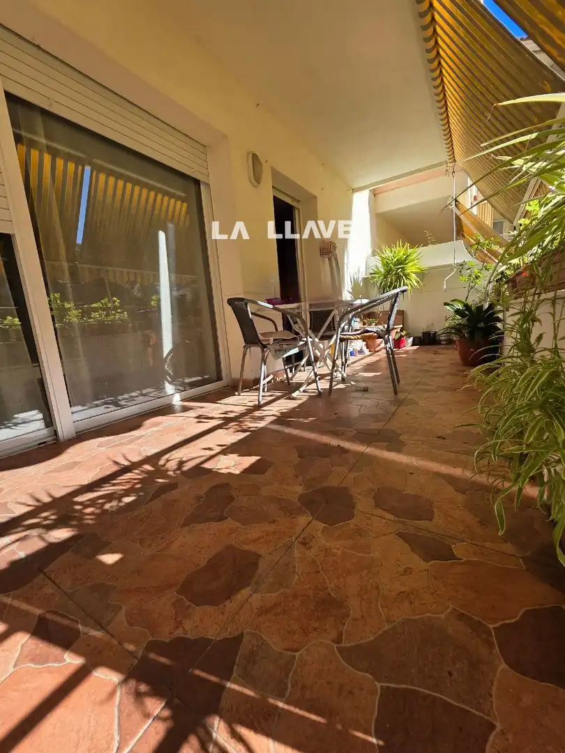 Vista exterior de Piso en venta en Blanes con Calefacción, Terraza y Amueblado