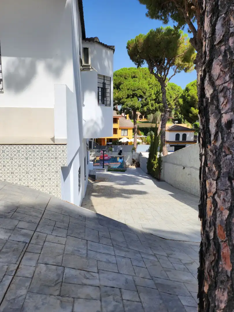 Vista exterior de Casa o chalet en venta en Alcalá de Guadaira con Aire acondicionado, Calefacción y Jardín privado