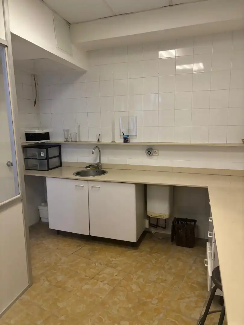 Commercial properties for rent in Carrer de Ripoll, 2, Lloreda