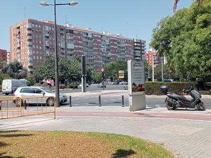 Exterior view of Flat to rent in  Valencia Capital  with Furnished, Oven and Washing machine
