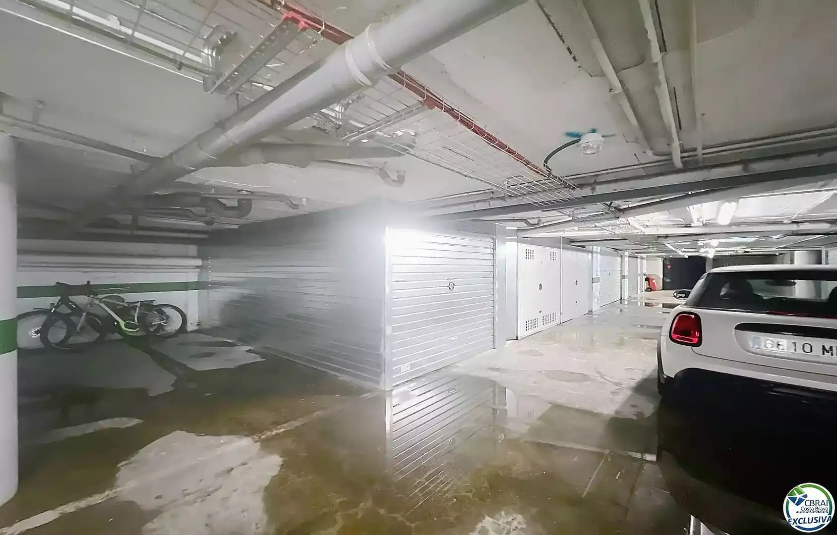 Aparcament de Garatge en venda en Empuriabrava