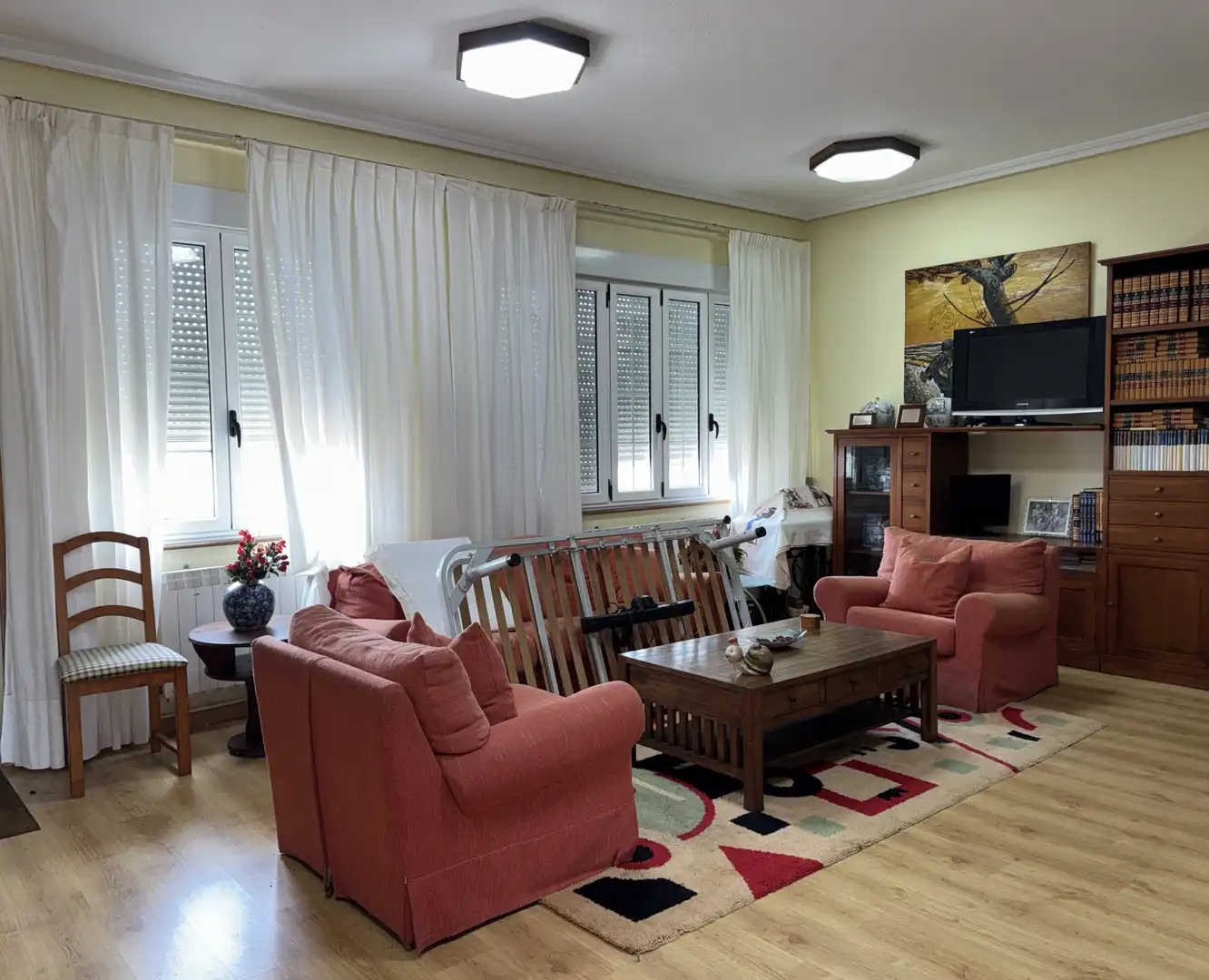 Sala d'estar de Casa o xalet en venda en Castrillón amb Calefacció, Jardí privat i Parquet