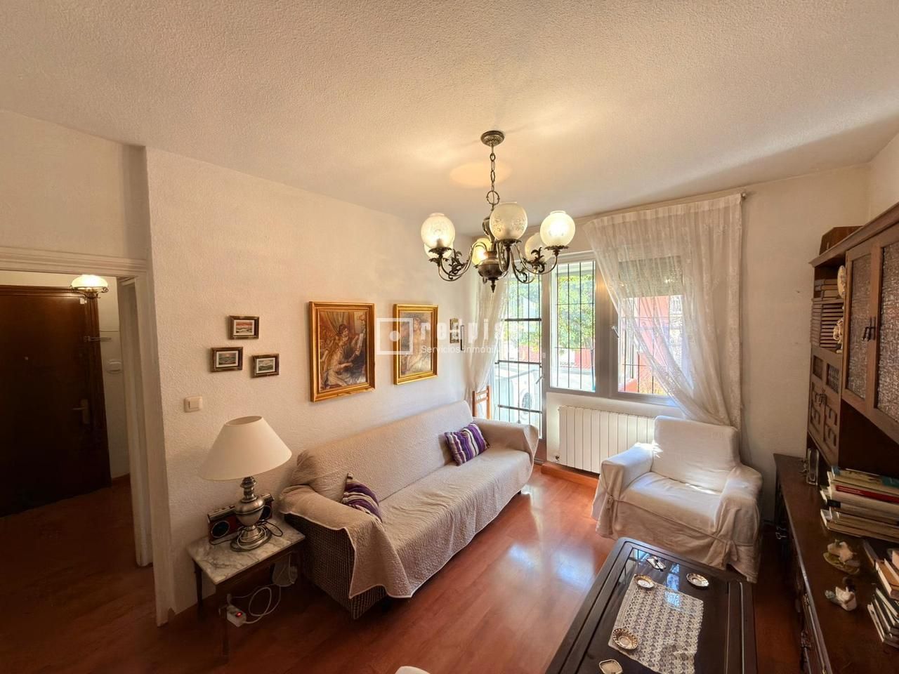 Living room of Flat for sale in  Madrid Capital  with Heating, Terrace and Furnished