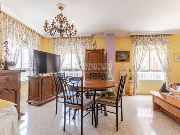 Casa aparellada en venda a Playa de Granada