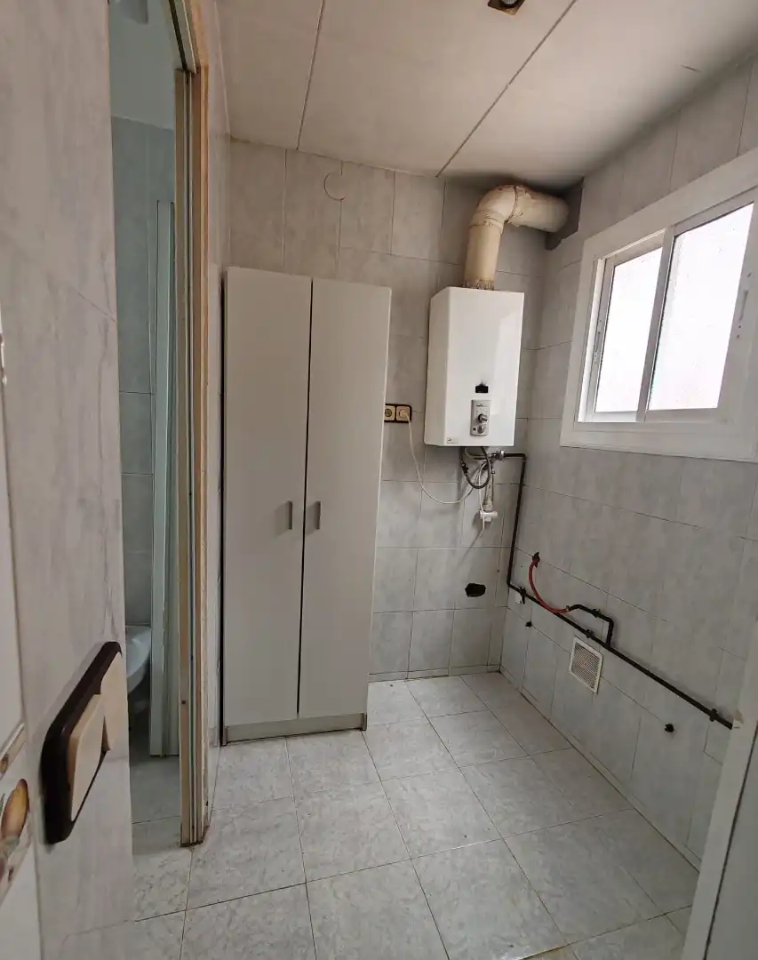Bathroom of Study for sale in Badalona