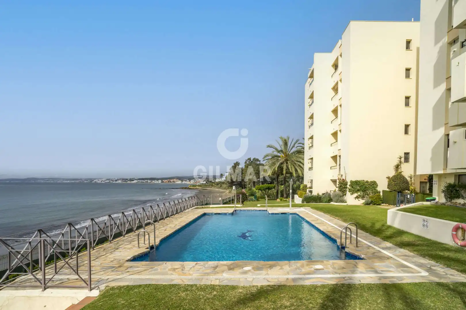 Piscina de Planta baja en venta en Estepona con Calefacción, Jardín privado y Piscina