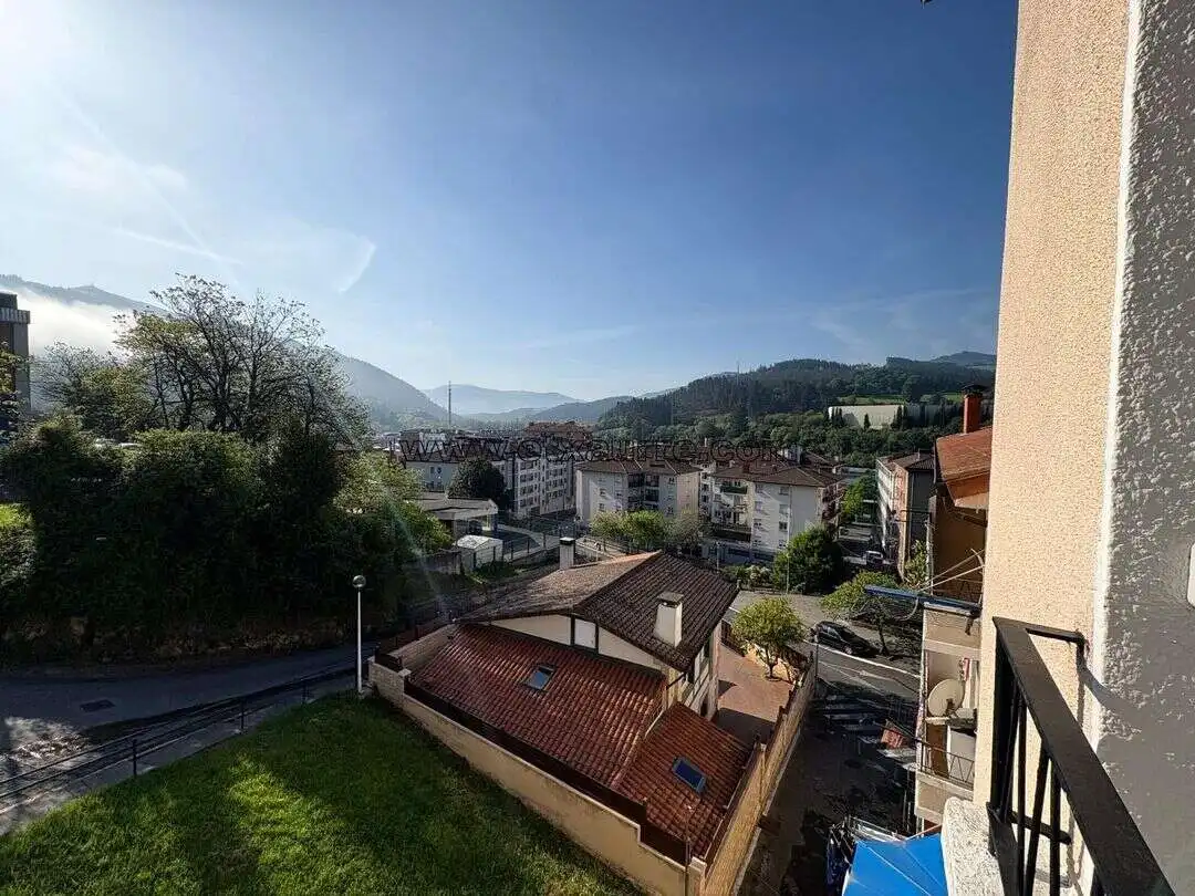 Exterior view of Flat for sale in Laudio / Llodio  with Storage room, Balcony and Alarm